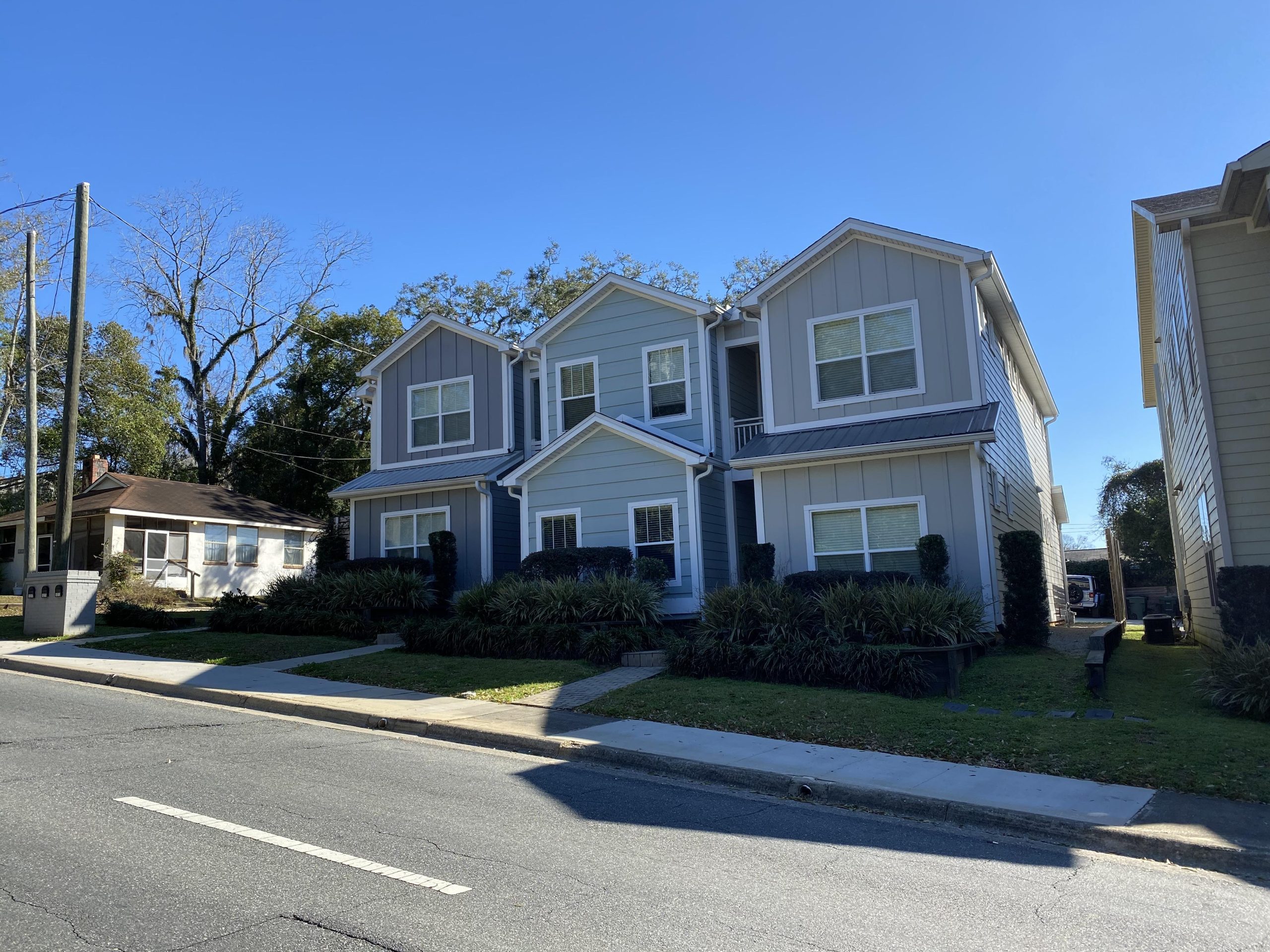 Row of 2-story townhouses in midtown Tallahassee, Florida